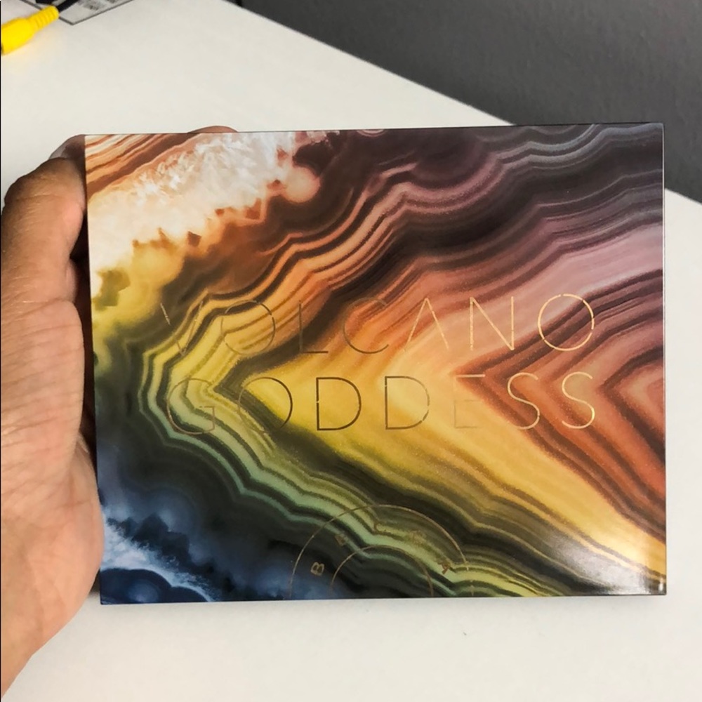 Becca Volcanic Goddess eyeshadow palette